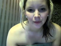 Webcam Video Cute Amateur Webcam Girl Showing all Her Body